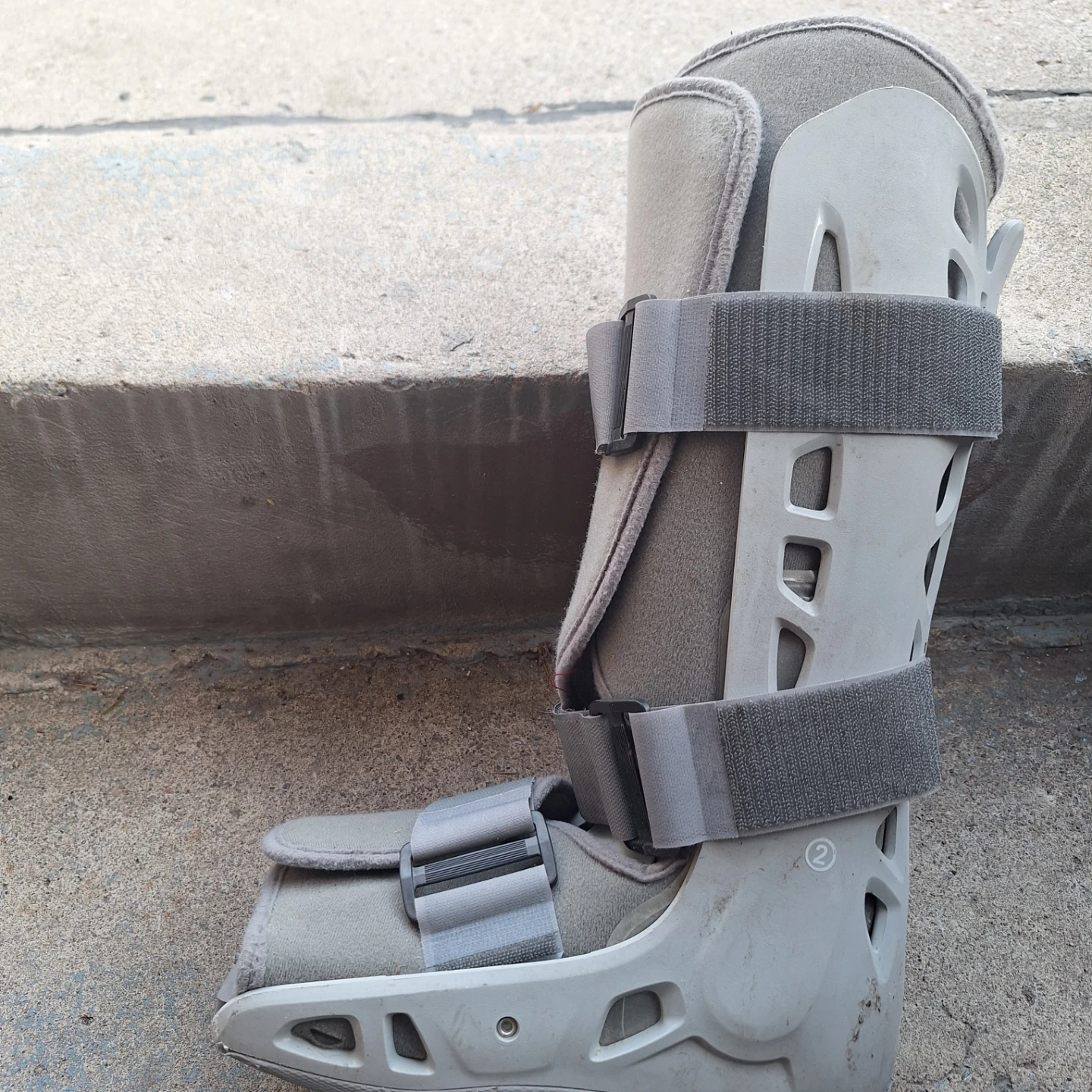 DJO LLC Medical Walking Boot - photo 2