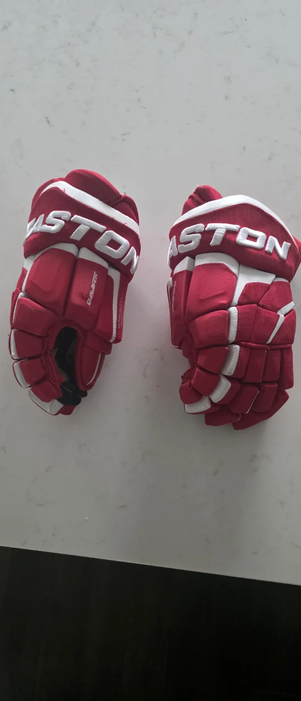Easton Stealth C90 Hockey Gloves SR 14"