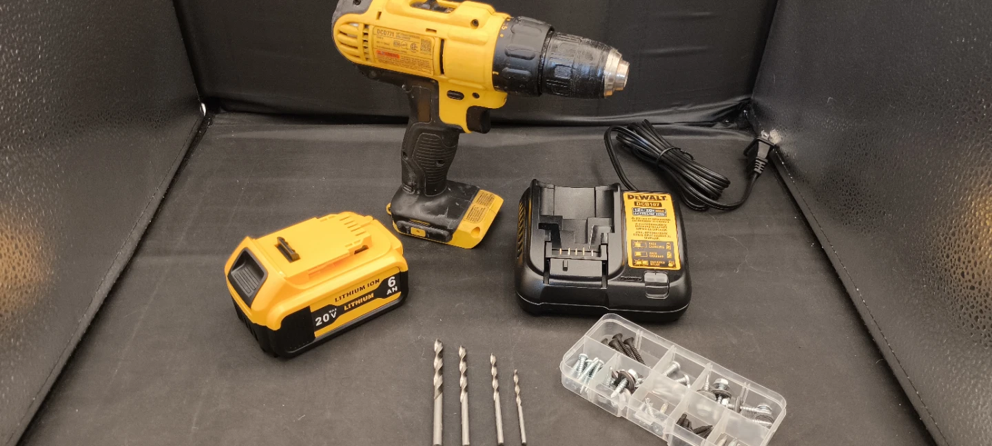 DeWalt DCD771 20V MAX Cordless Drill/Driver Kit