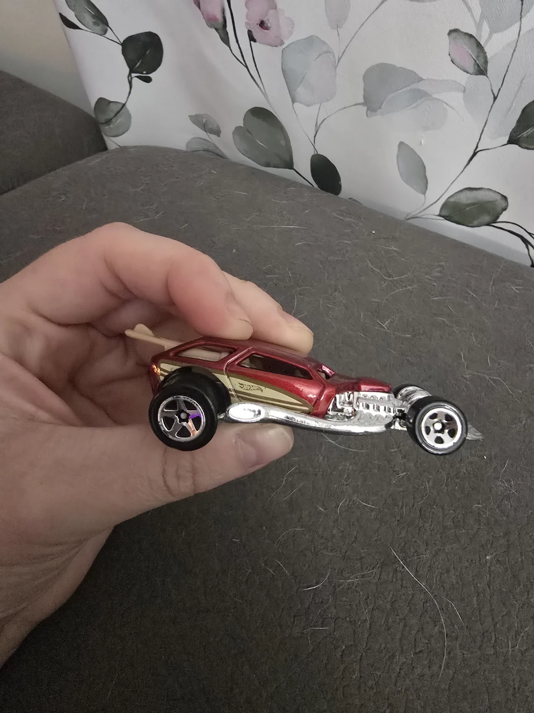Hot Wheels Surf Crate Red Die-Cast Toy Car