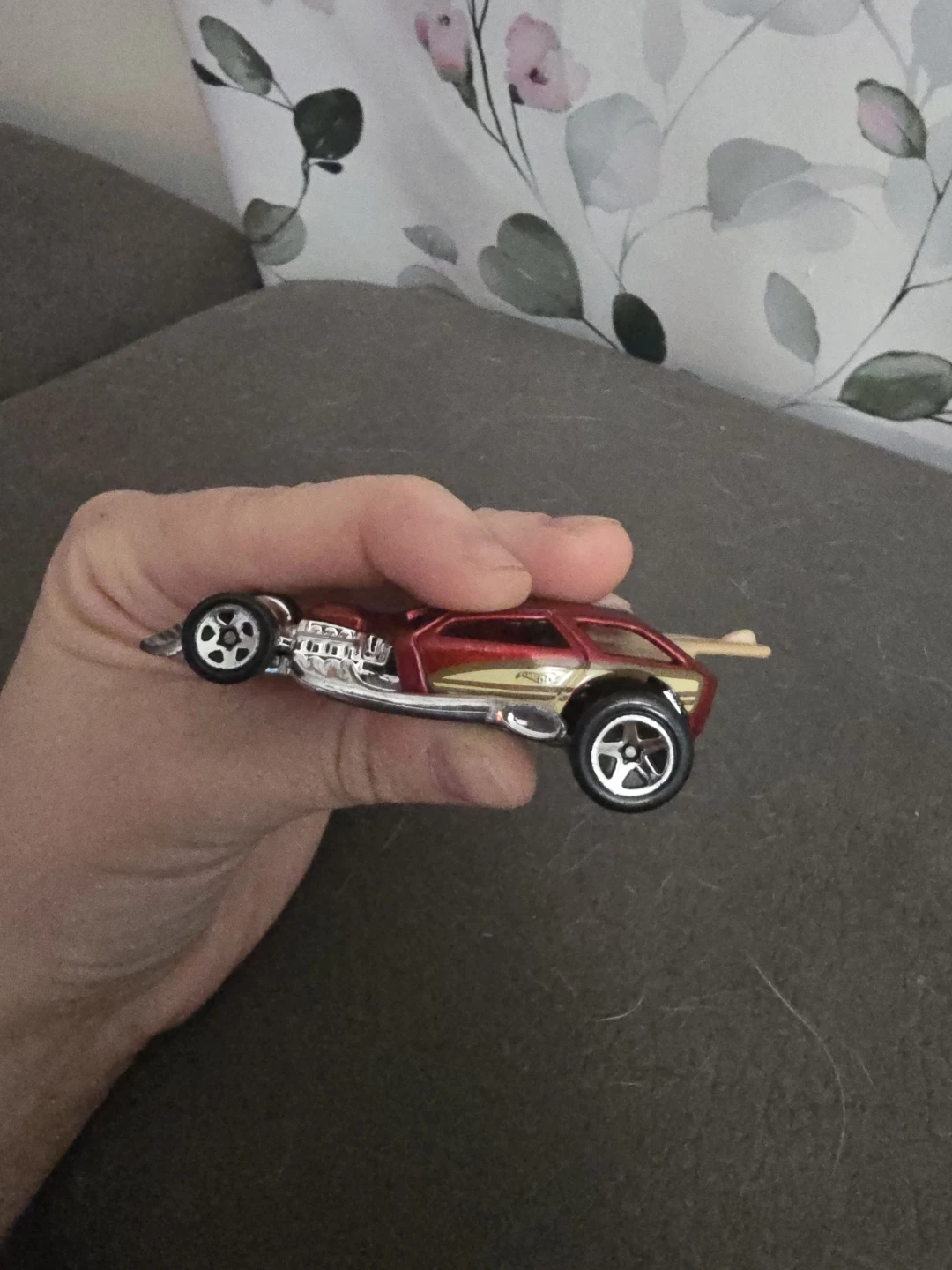 Hot Wheels Surf Crate Red Die-Cast Toy Car - photo 3