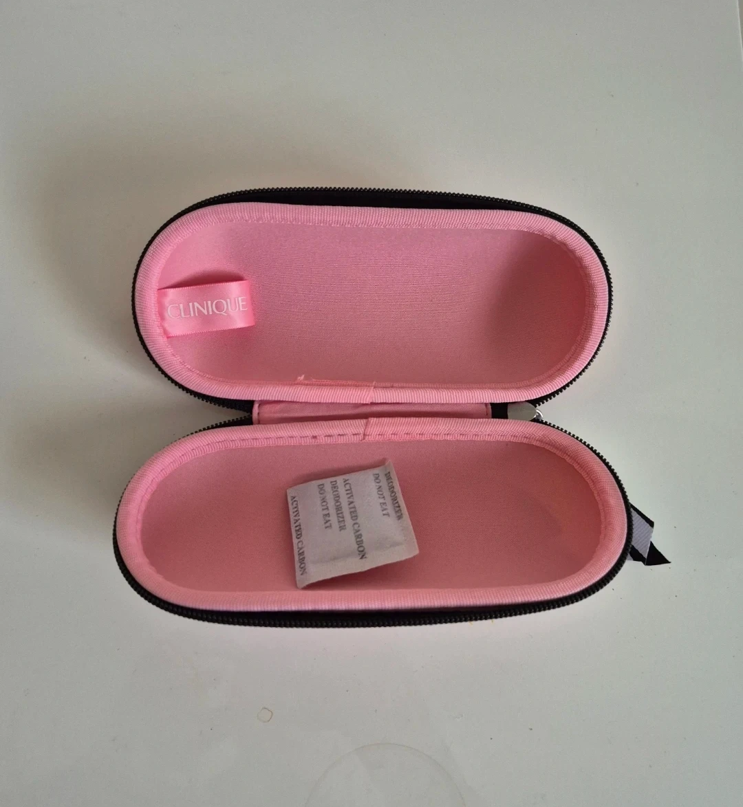 Clinique Pink Hard Shell Glasses Case - photo 3