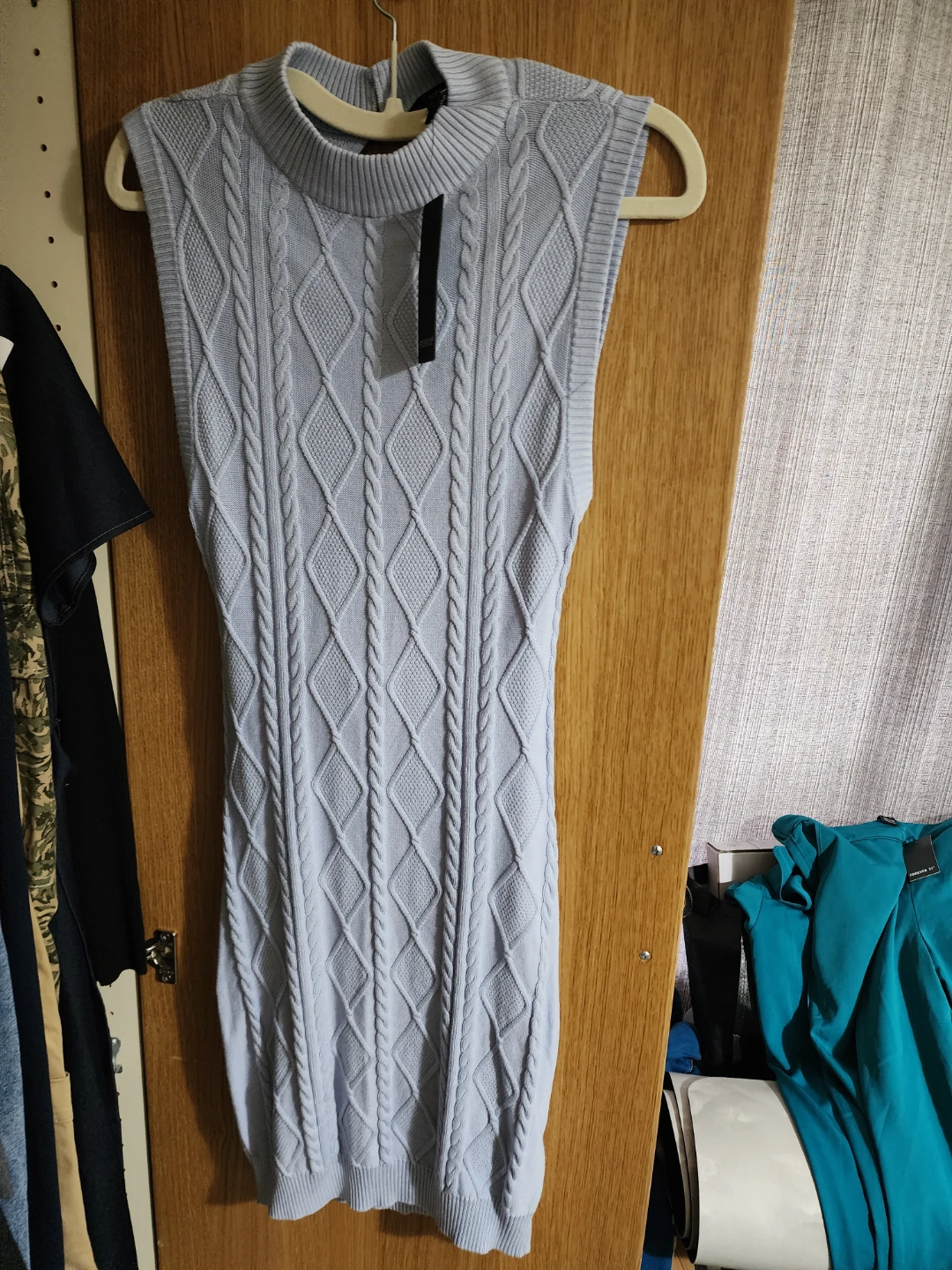 Women's Sleeveless Cable Knit Sweater Dress