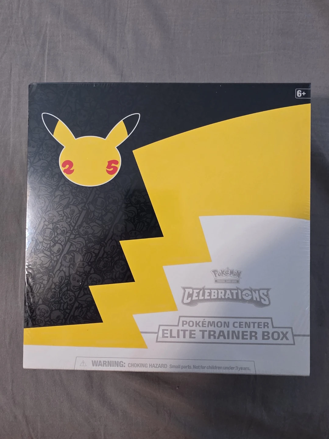 Pokémon Center Celebrations Elite Trainer Box