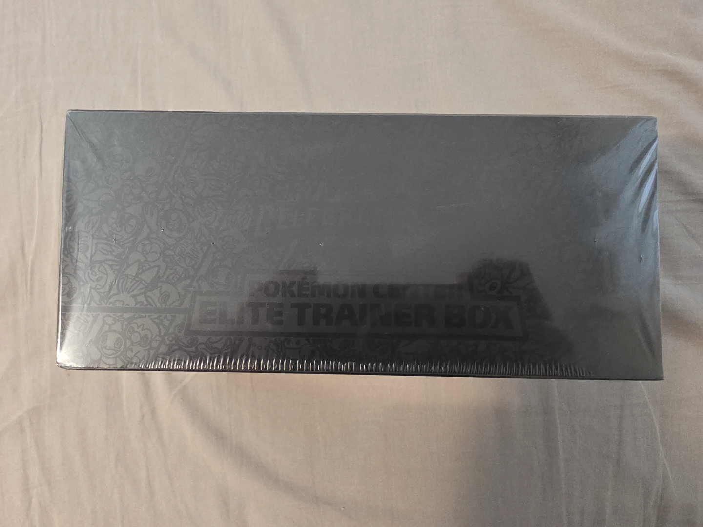 Pokémon Center Celebrations Elite Trainer Box - photo 2