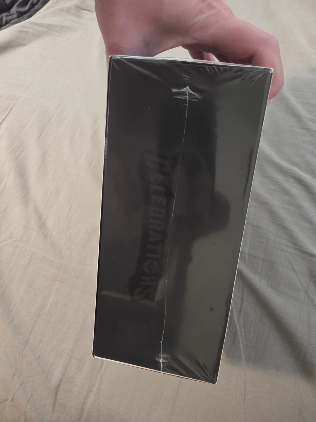 Pokémon Center Celebrations Elite Trainer Box - photo 4