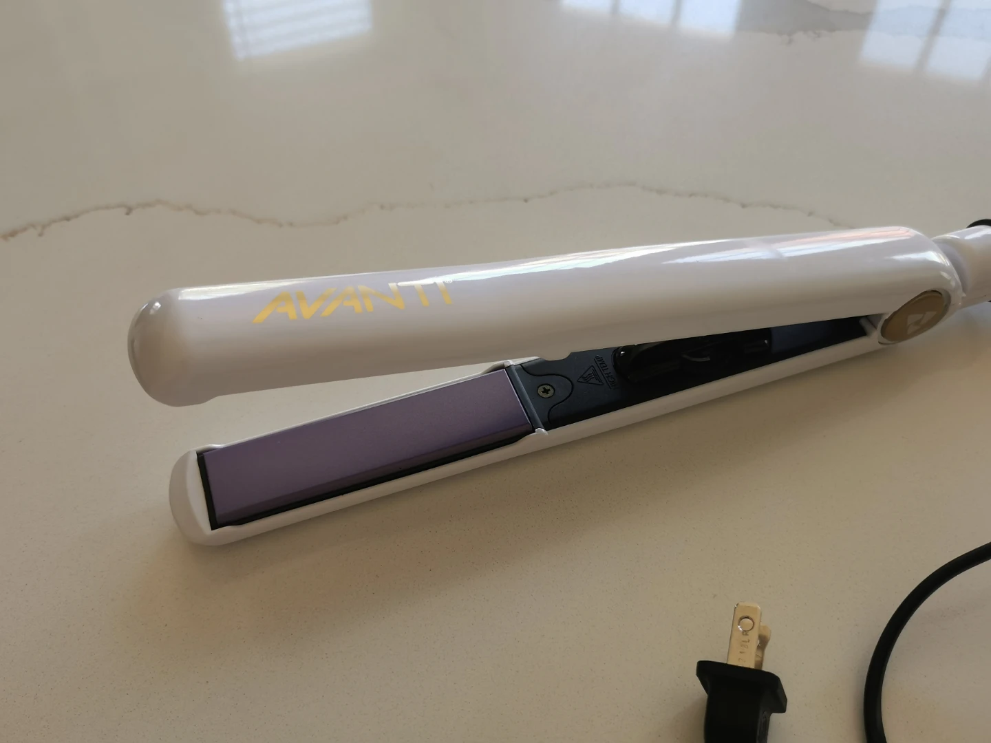 Avanti Hair Straightener