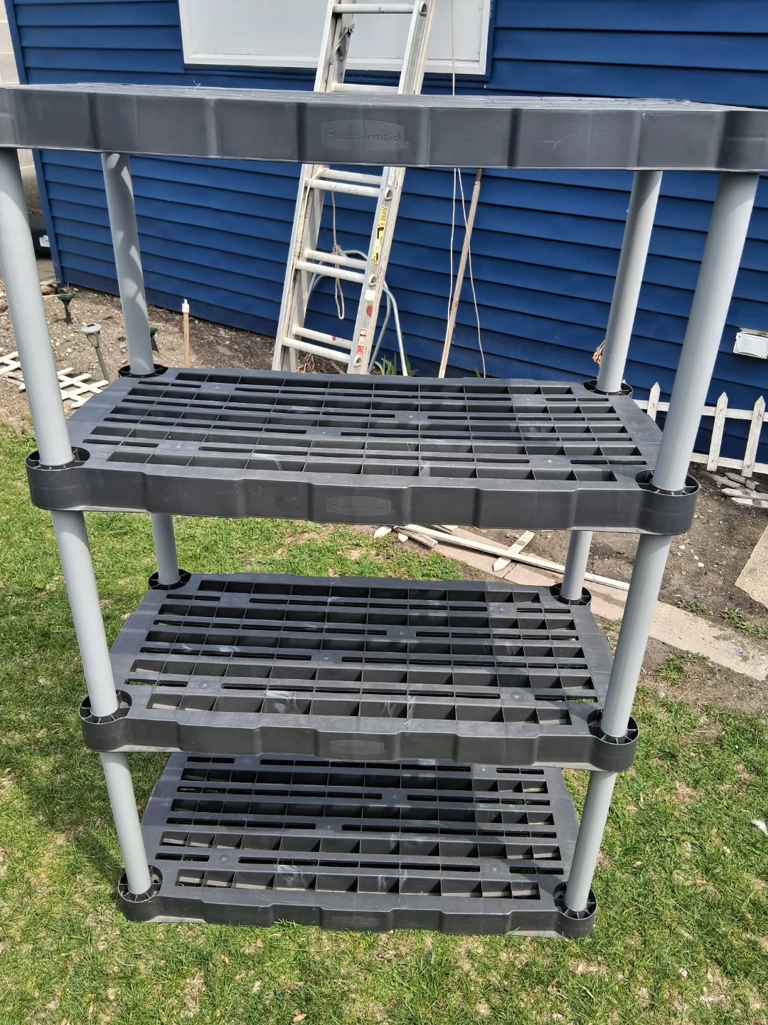 Rubbermaid 4-Tier Shelving Unit