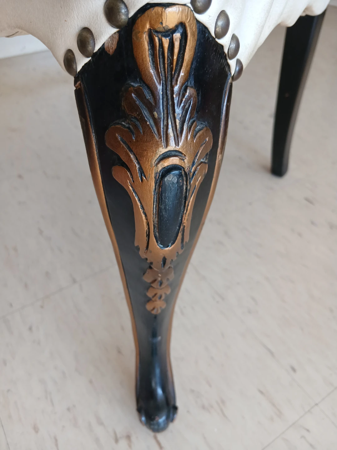 Antique Accent Chair - Ornate Carving - photo 4