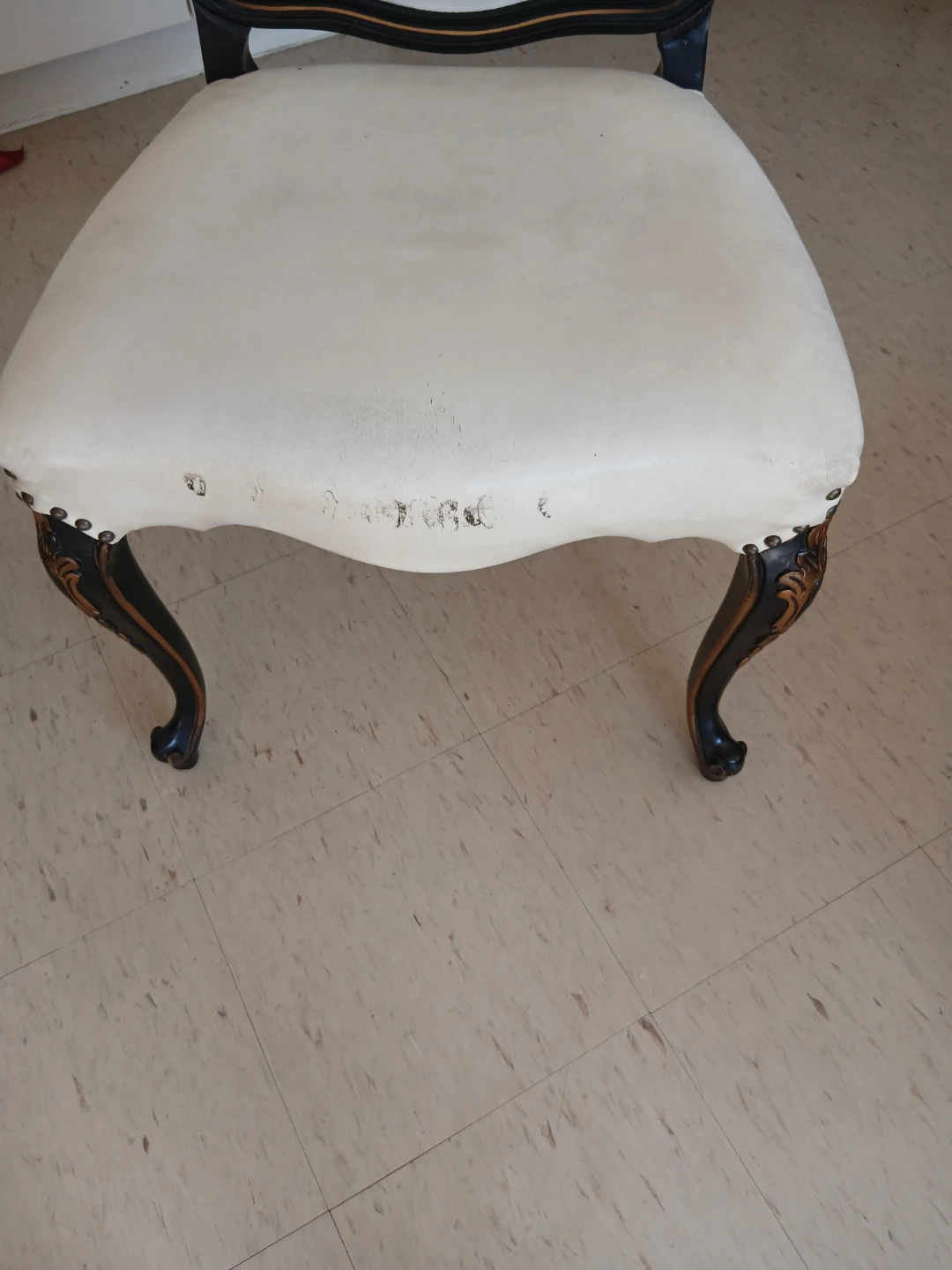 Antique Accent Chair - Ornate Carving - photo 5