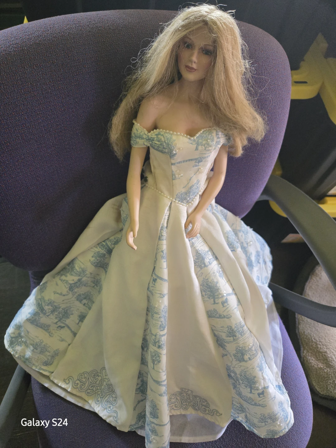 Porcelain Doll in Blue and White Toile Dress - photo 2