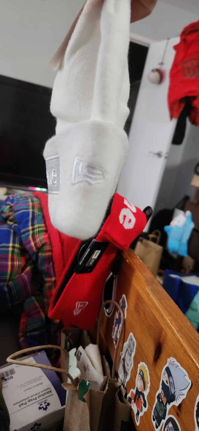 Supreme New Era White Beanie - photo 2