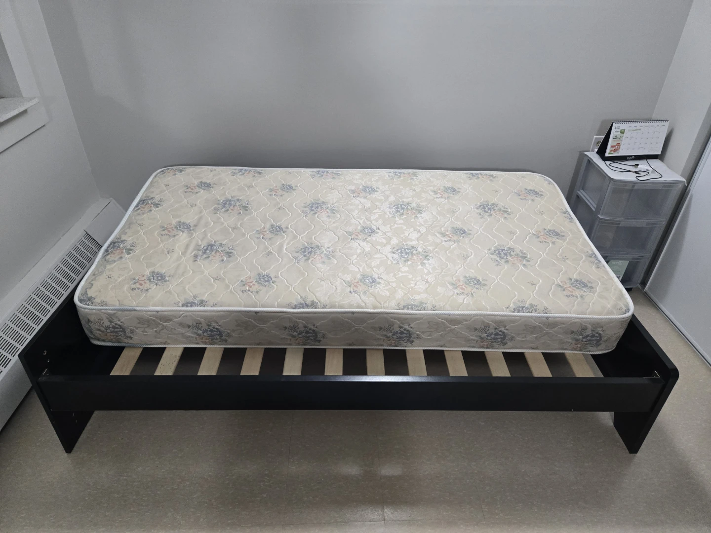 Single sized mattress. - photo 2