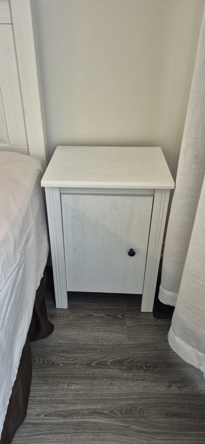 3 pieces Bedroom set with Queen Sealy mattress and box spring - photo 3
