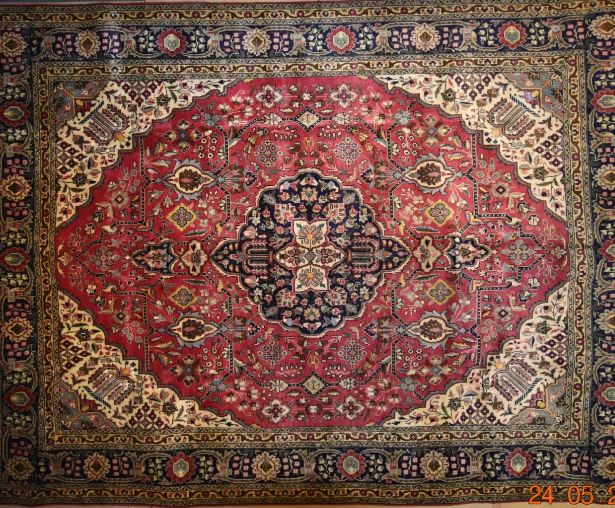 Rare Tabriz masterpiece – deep red medallion, hand-knotted - photo 2
