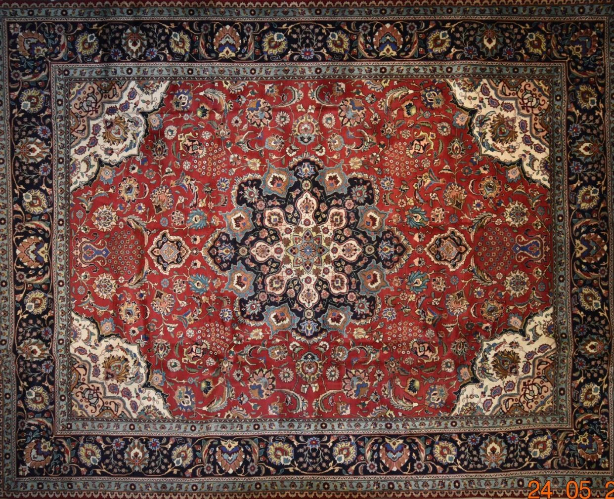 Rare Tabriz masterpiece – deep red medallion, hand-knotted - photo 4