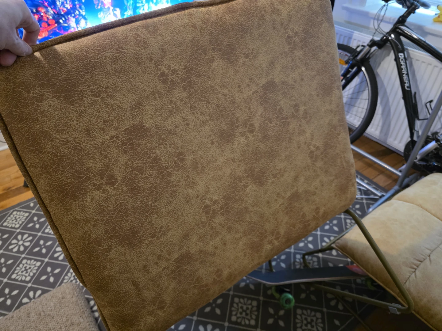 Pair of tan faux leather accent chairs - photo 4
