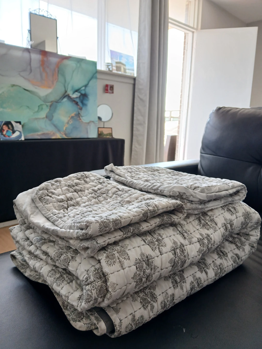 Cozy Blanket Bundle – 3 Blankets + Pillowcases - photo 2