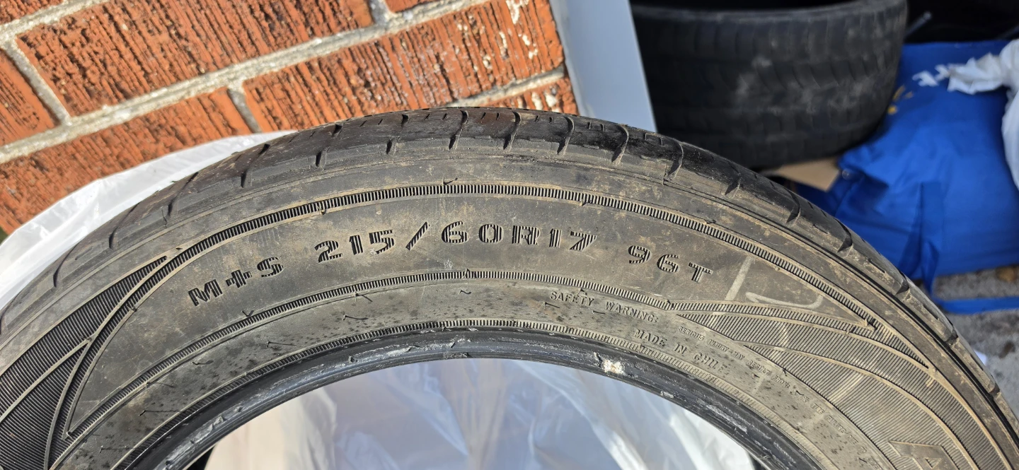 Goodyear Tire 215/60R17 96T - photo 2