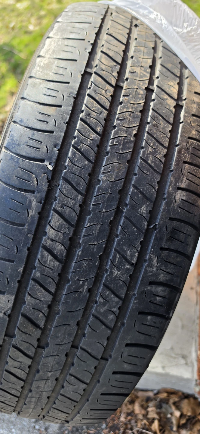 Goodyear Tire 215/60R17 96T