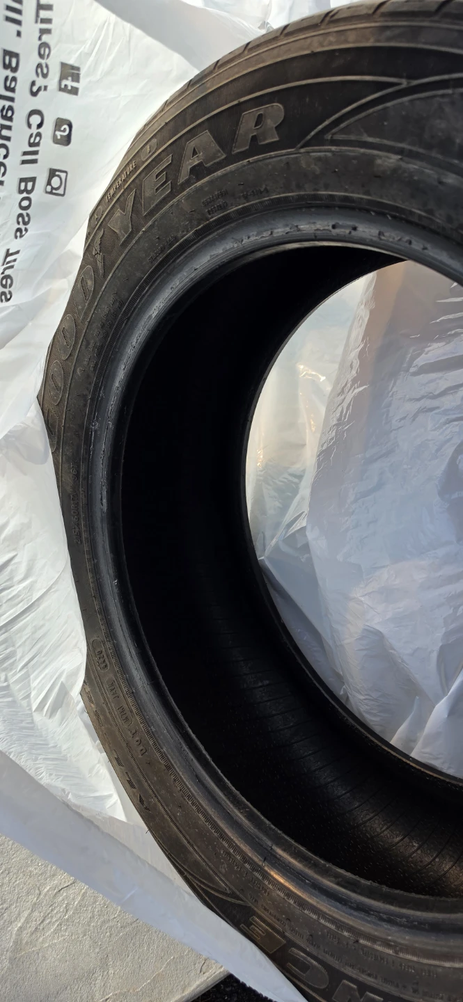 Goodyear Tire 215/60R17 96T - photo 3