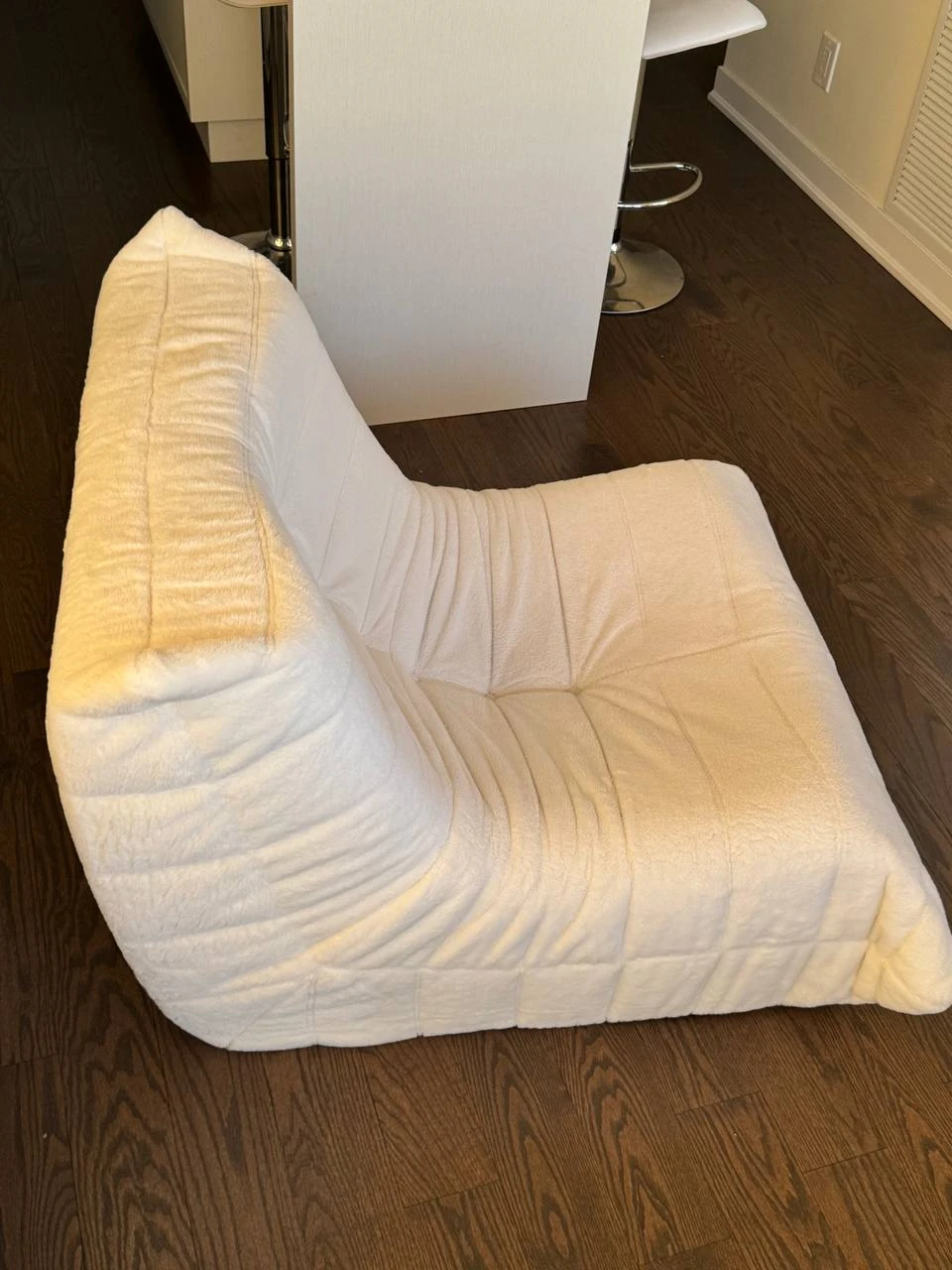 Pair of White Bean Bag Chairs - photo 3