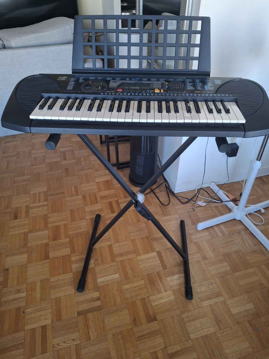 Yamaha electric keyboard PSR-079 with stand - photo 2