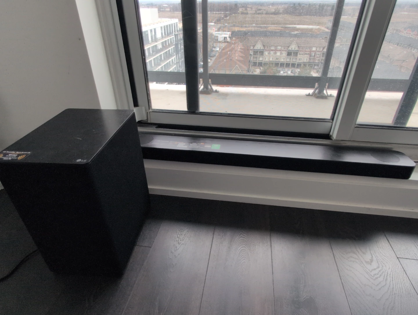 LG Sound Bar SP8YA with Subwoofer - photo 2