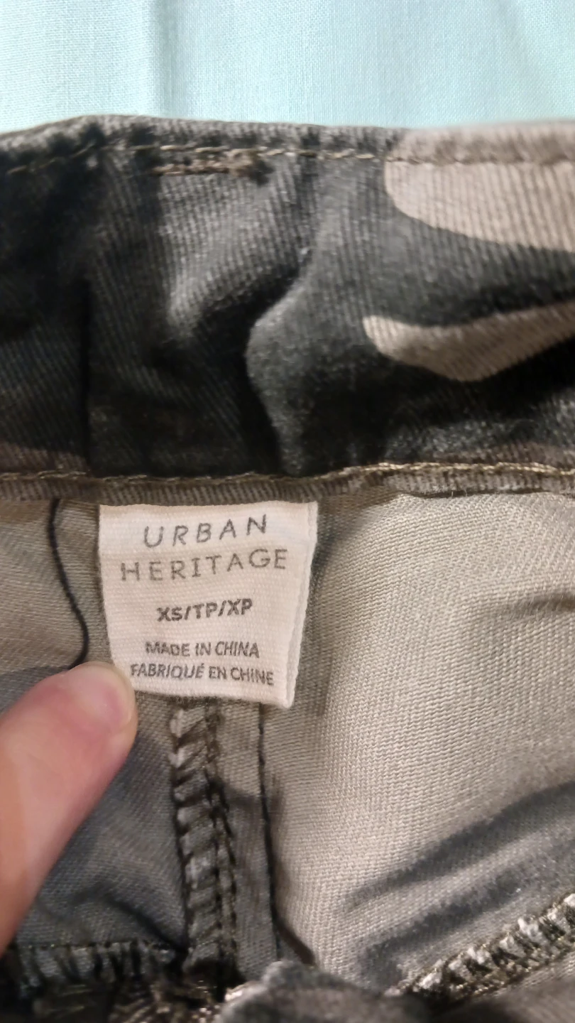 Urban Heritage Camo Cargo Pants - XS - photo 4