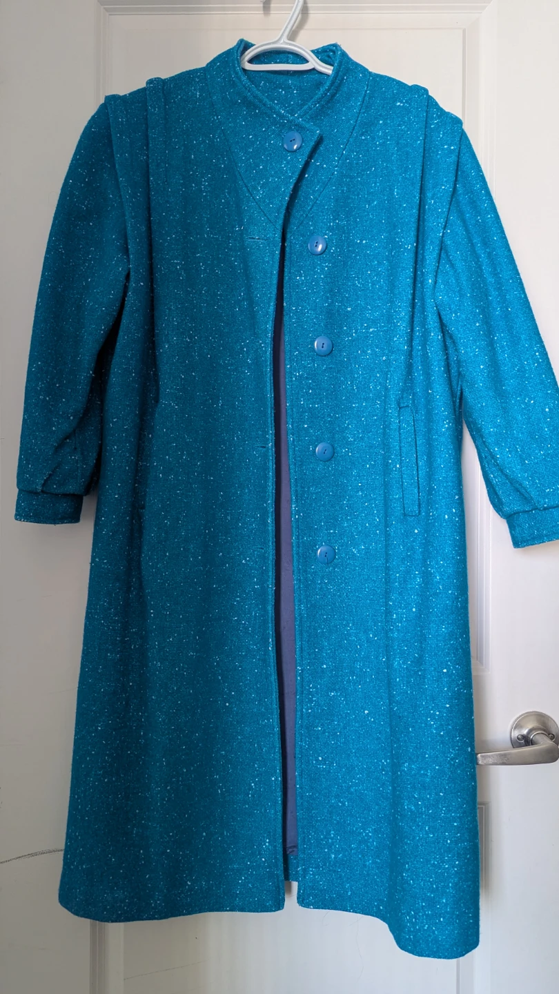 *PRICE DROP* Gorgeous blue coat!💙