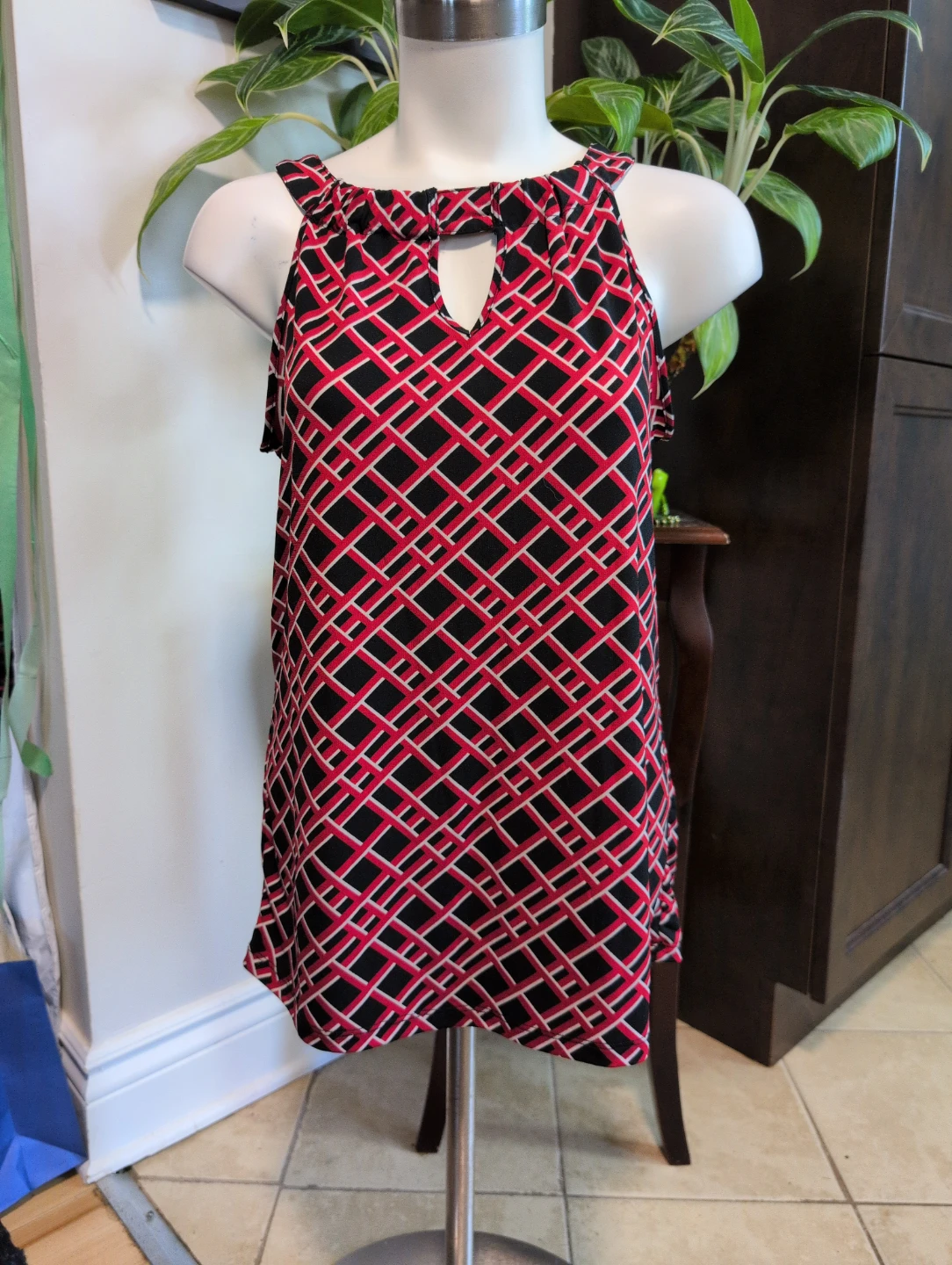 Ricki's Women's Black Red White  Top Size S/P
