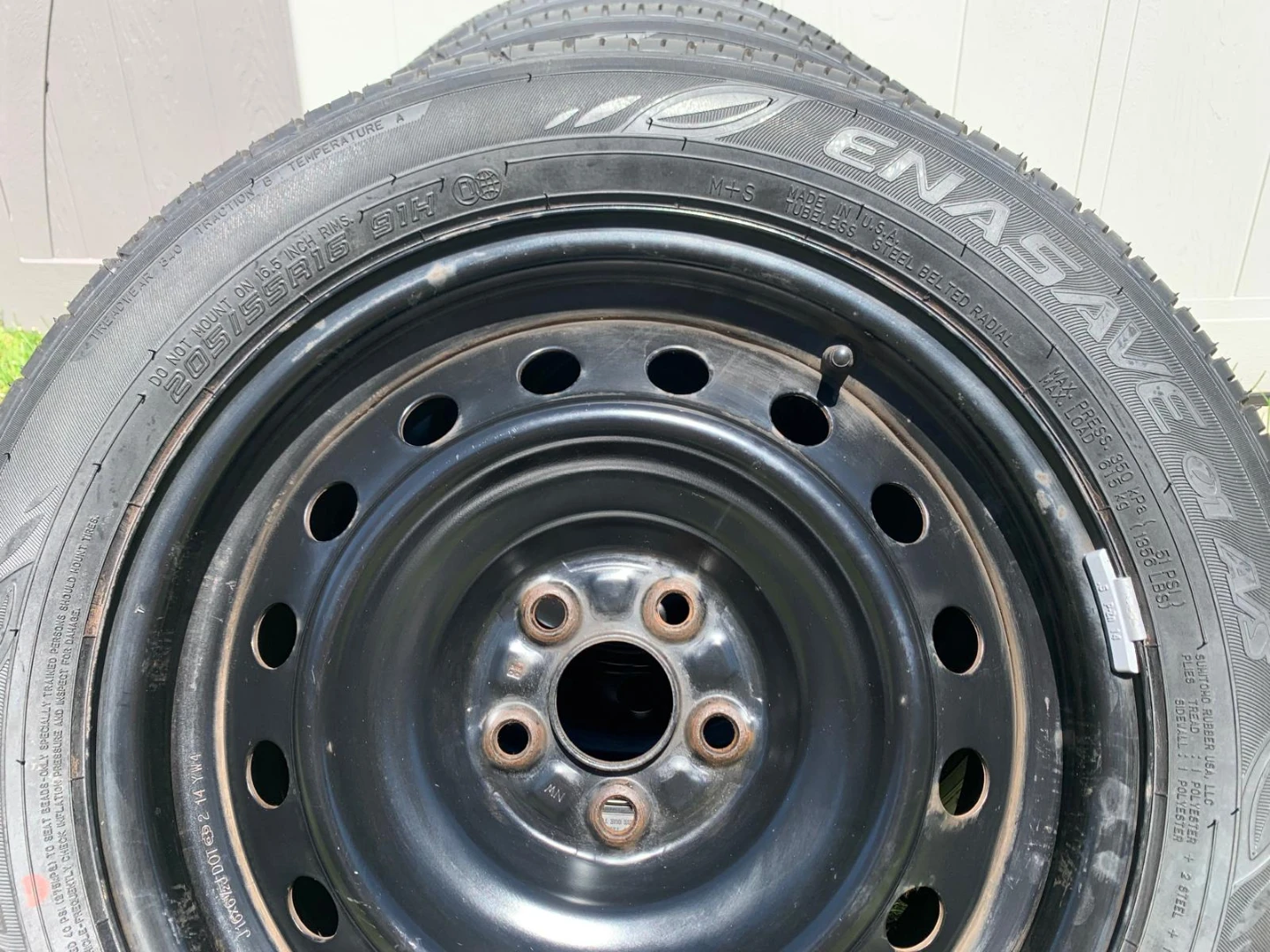 4x 205/55R16 ENASAVE Tires on 16 inch Rims - photo 2