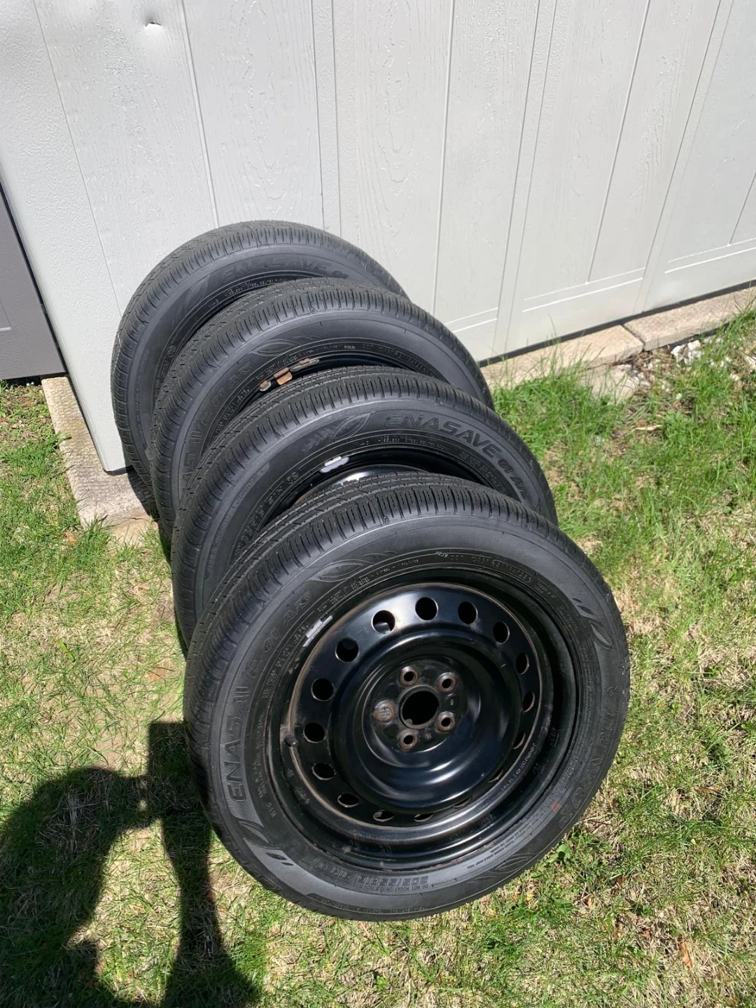 4x 205/55R16 ENASAVE Tires on 16 inch Rims - photo 3