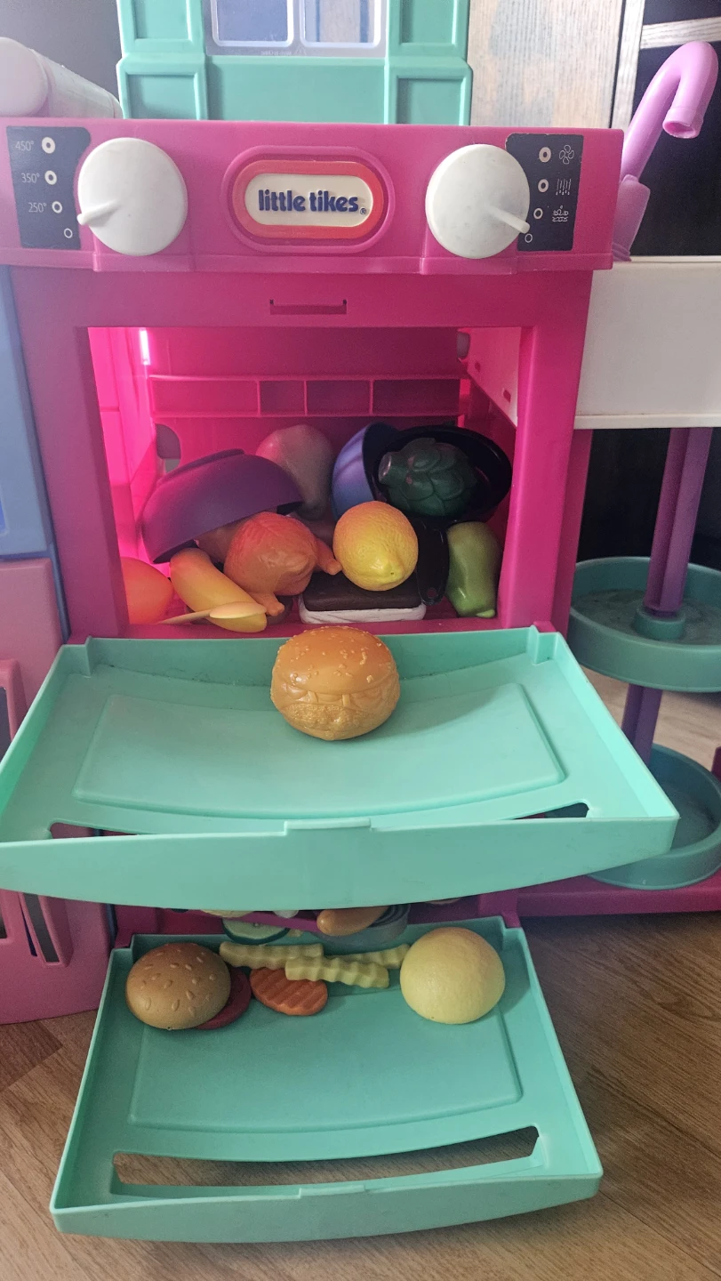 Little Tikes Kitchen with Vacuum and Accessories - photo 3