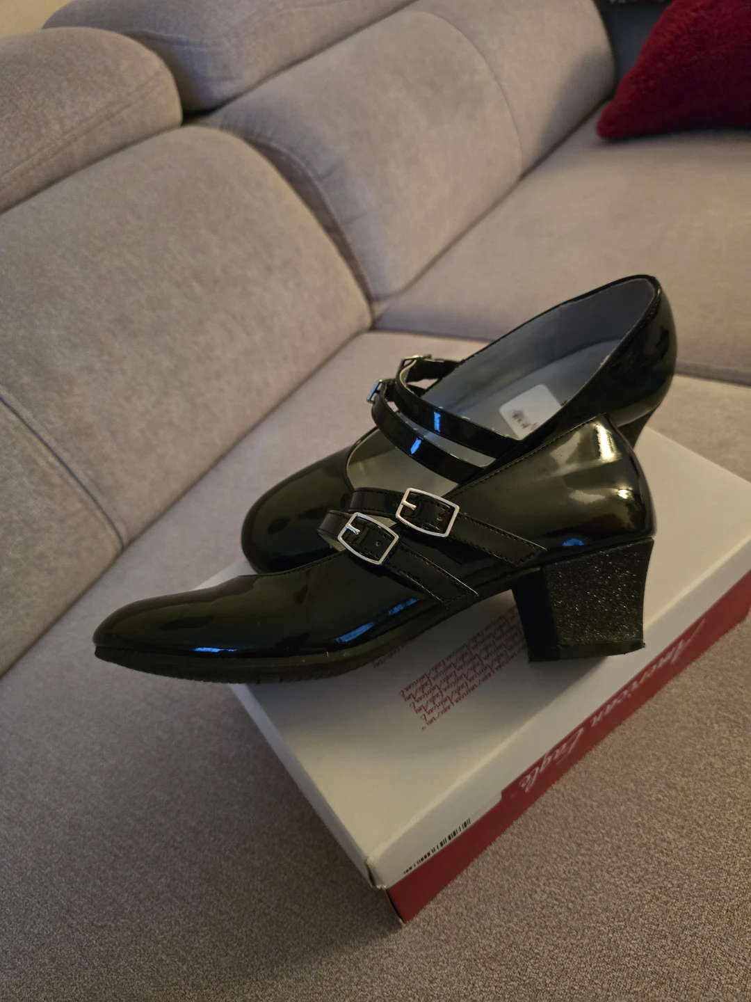 American Eagle Girls Black Patent Mary Jane Shoes Size 5 - photo 2