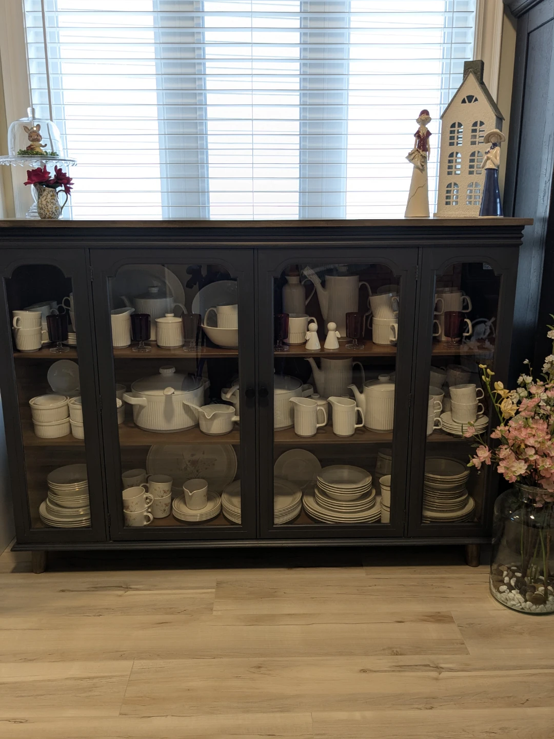 Sideboard China cabinet