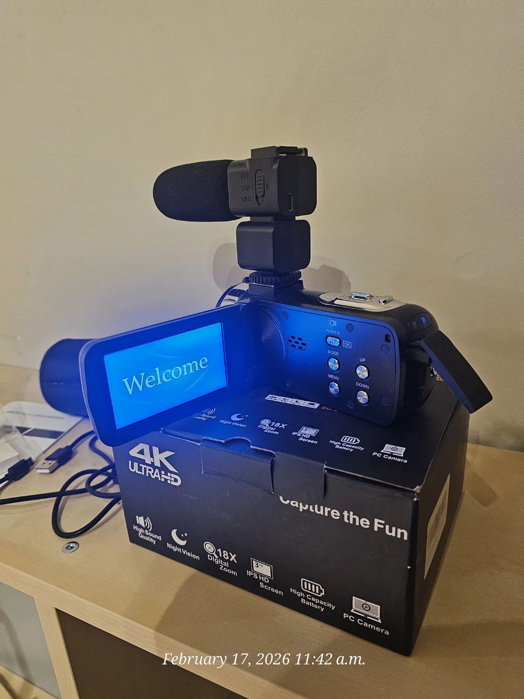 4K Camcorder with Microphone and 64GB SD Card - photo 4
