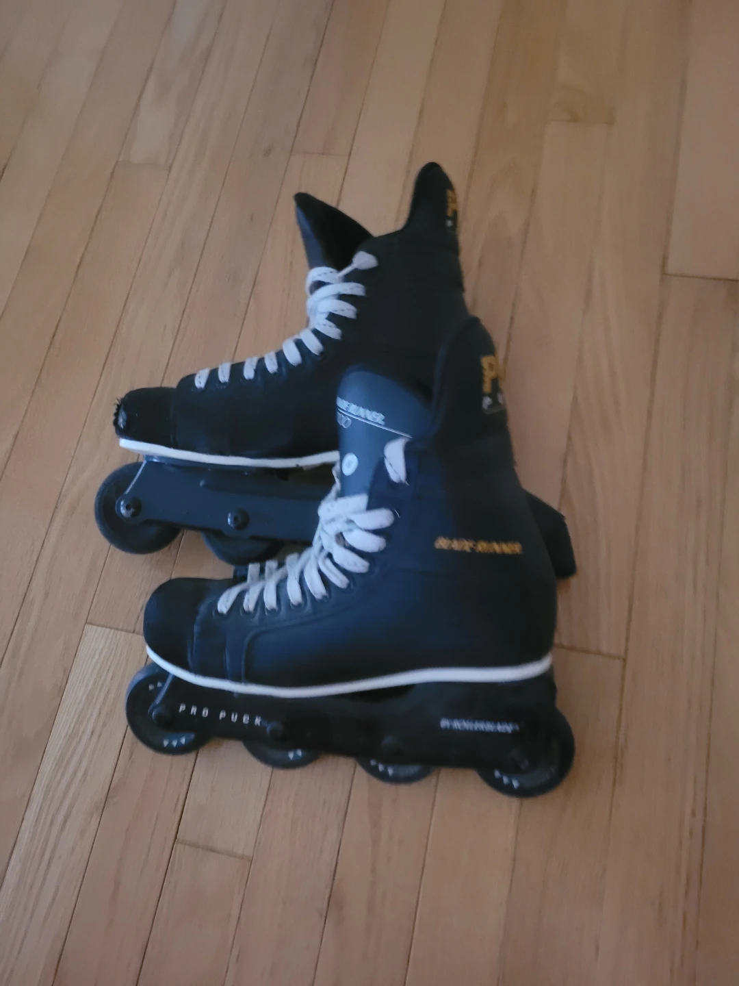 PRO PUCK Roller Blades size 7.5- 8