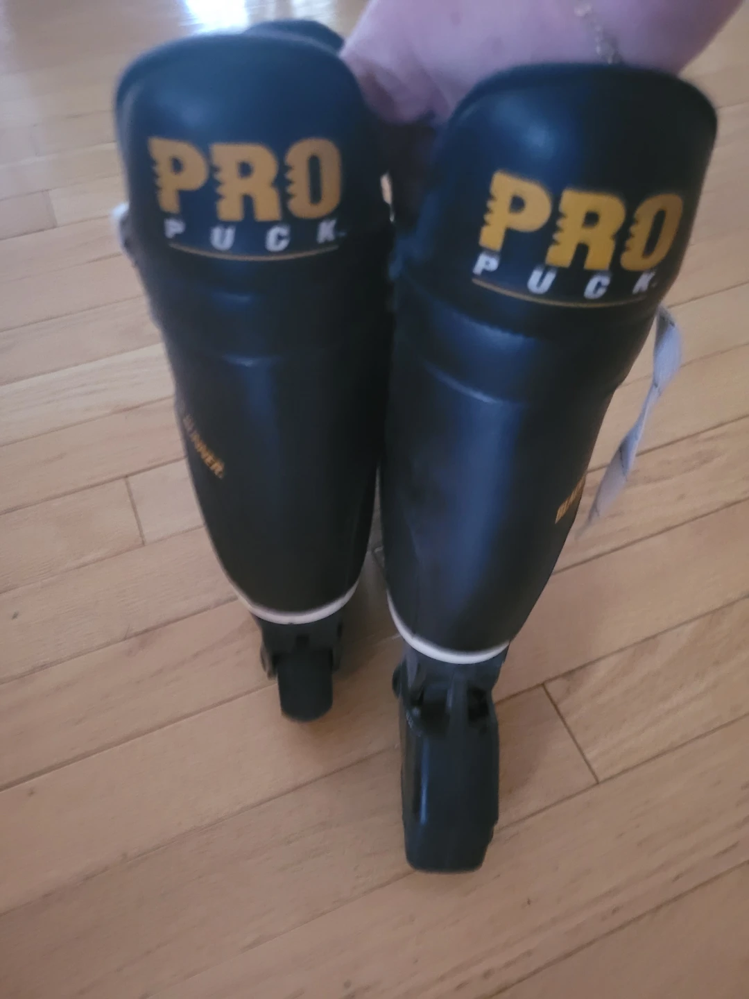 PRO PUCK Roller Blades size 7.5- 8 - photo 2