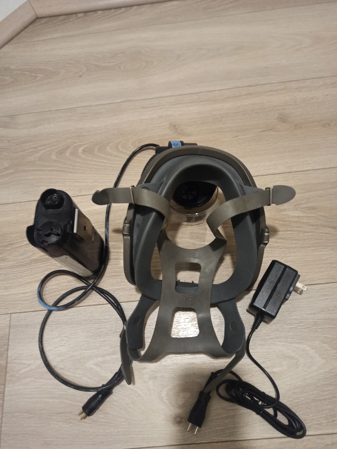 3M Full Face Respirator with Powered Air - photo 4