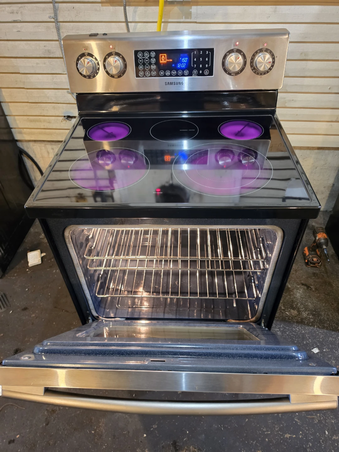 Samsung Electric Steam-Clean Stove - Delivery Available
