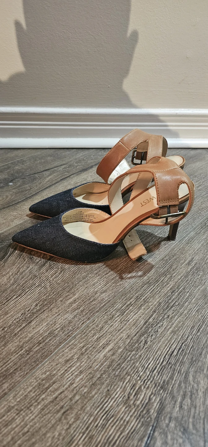 Woman's Heels and Winter Boots - photo 5