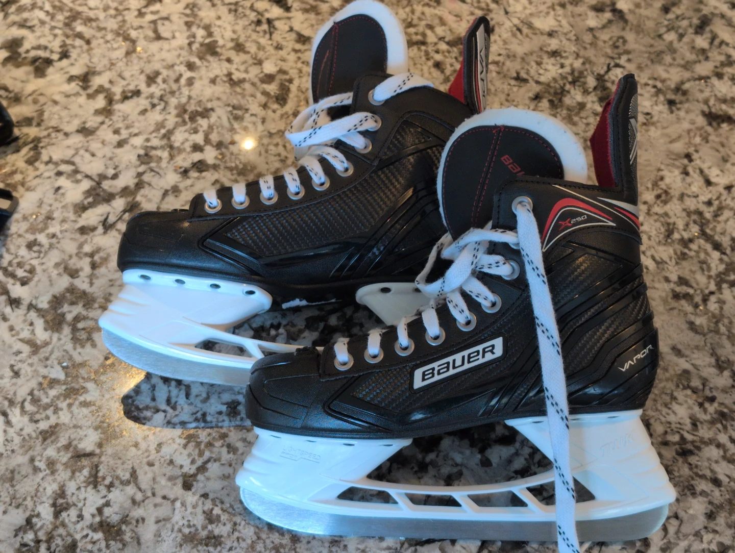 Kids Bauer Vapor X250 Hockey Skates Sz 5