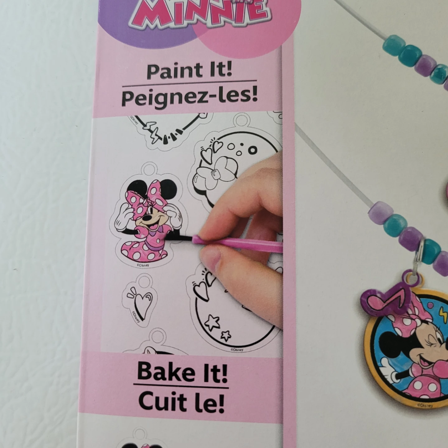 ♥️ FREE Shrink and Wear Minnie Jewelry Craft Kit - photo 2