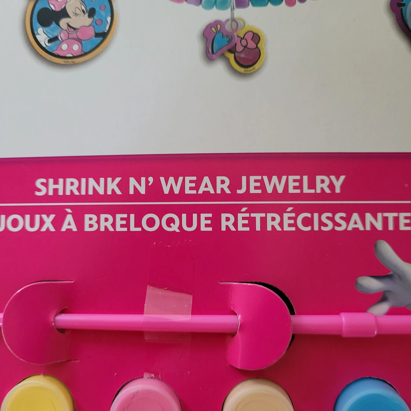 ♥️ FREE Shrink and Wear Minnie Jewelry Craft Kit - photo 3
