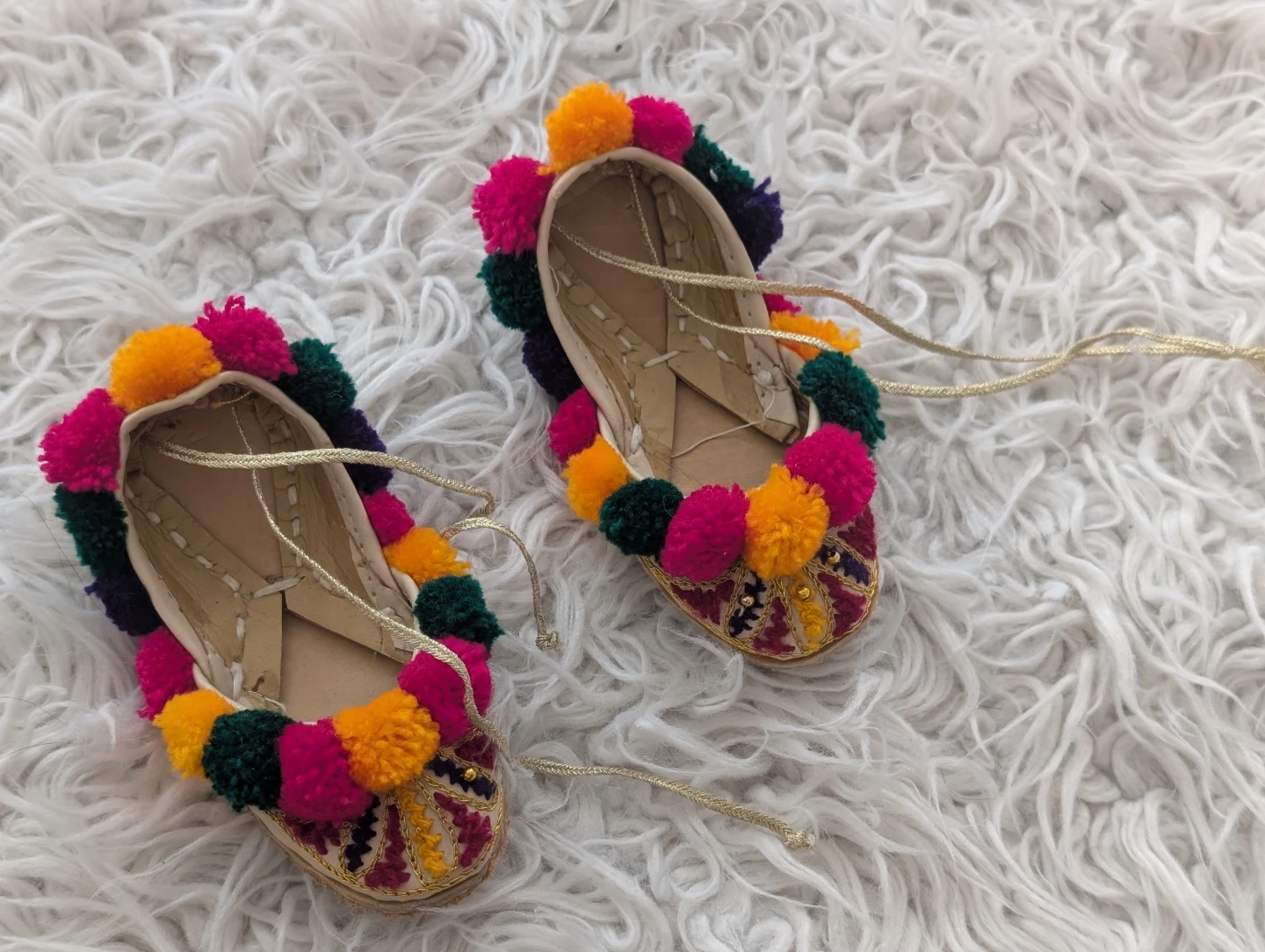 Embellished baby khussa with Pom-Poms - photo 5