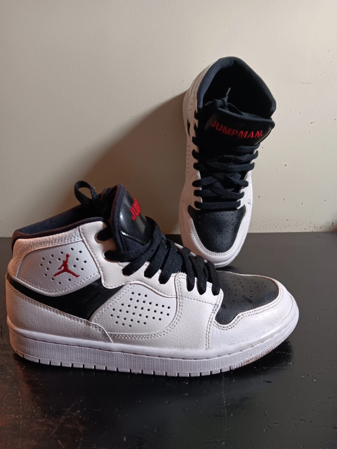Jordan Jumpman Mid Top Sneakers White Black Red