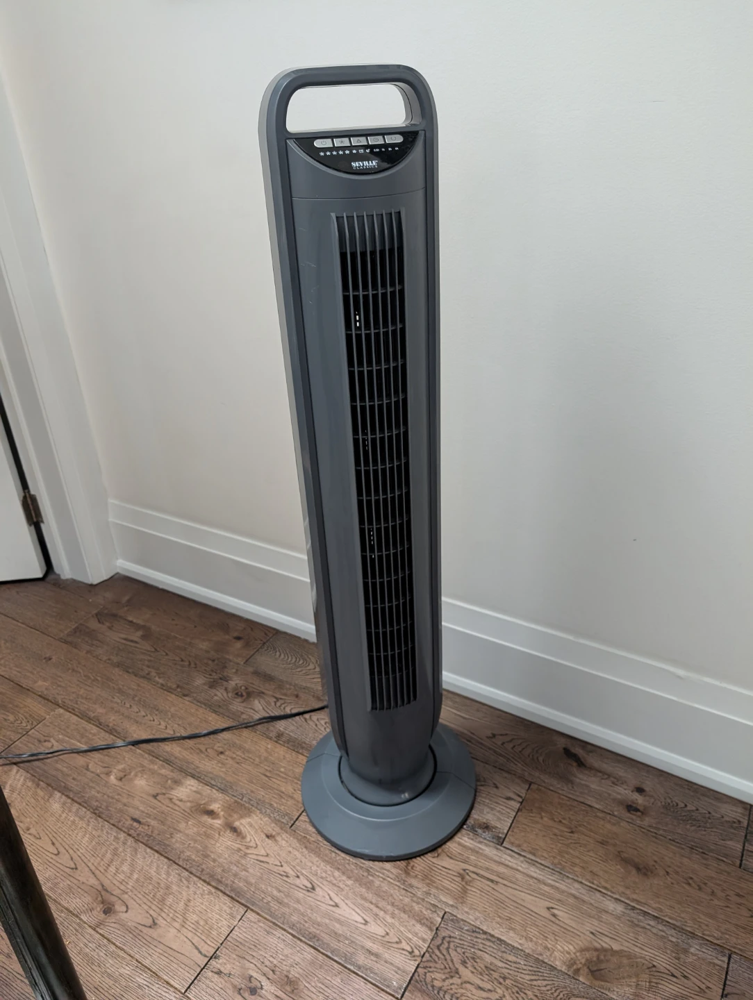 Seville Classics Oscillating Tower Fan - photo 2