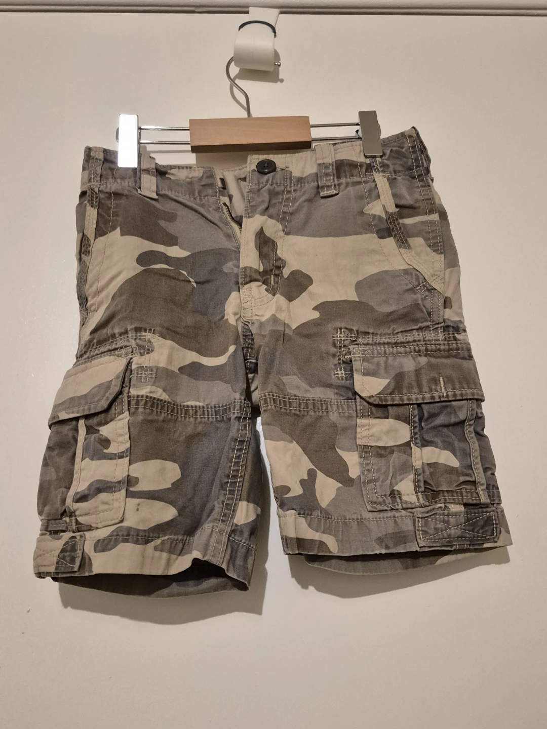 GapKids Cargo Shorts Size 6 Camo