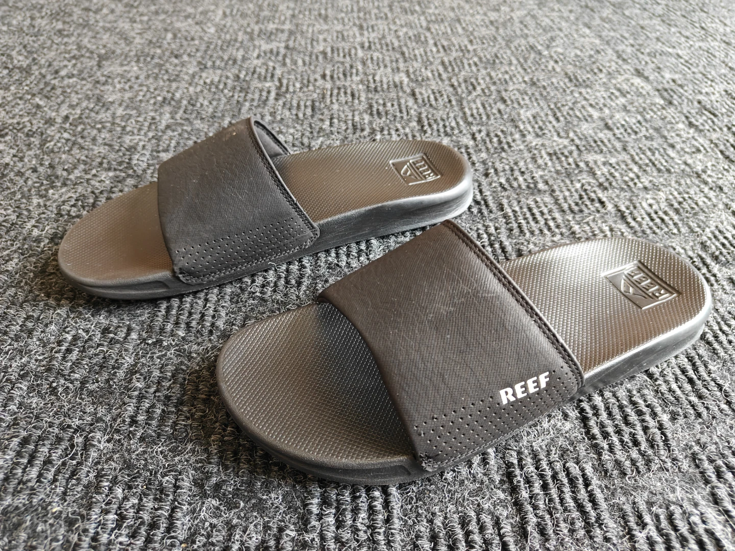 Reef One Slides Sandals Flip Flops - Men Black - Size 8